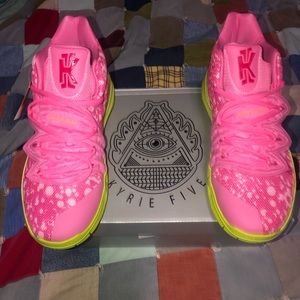 Nike Kyrie 5 Patrick Star